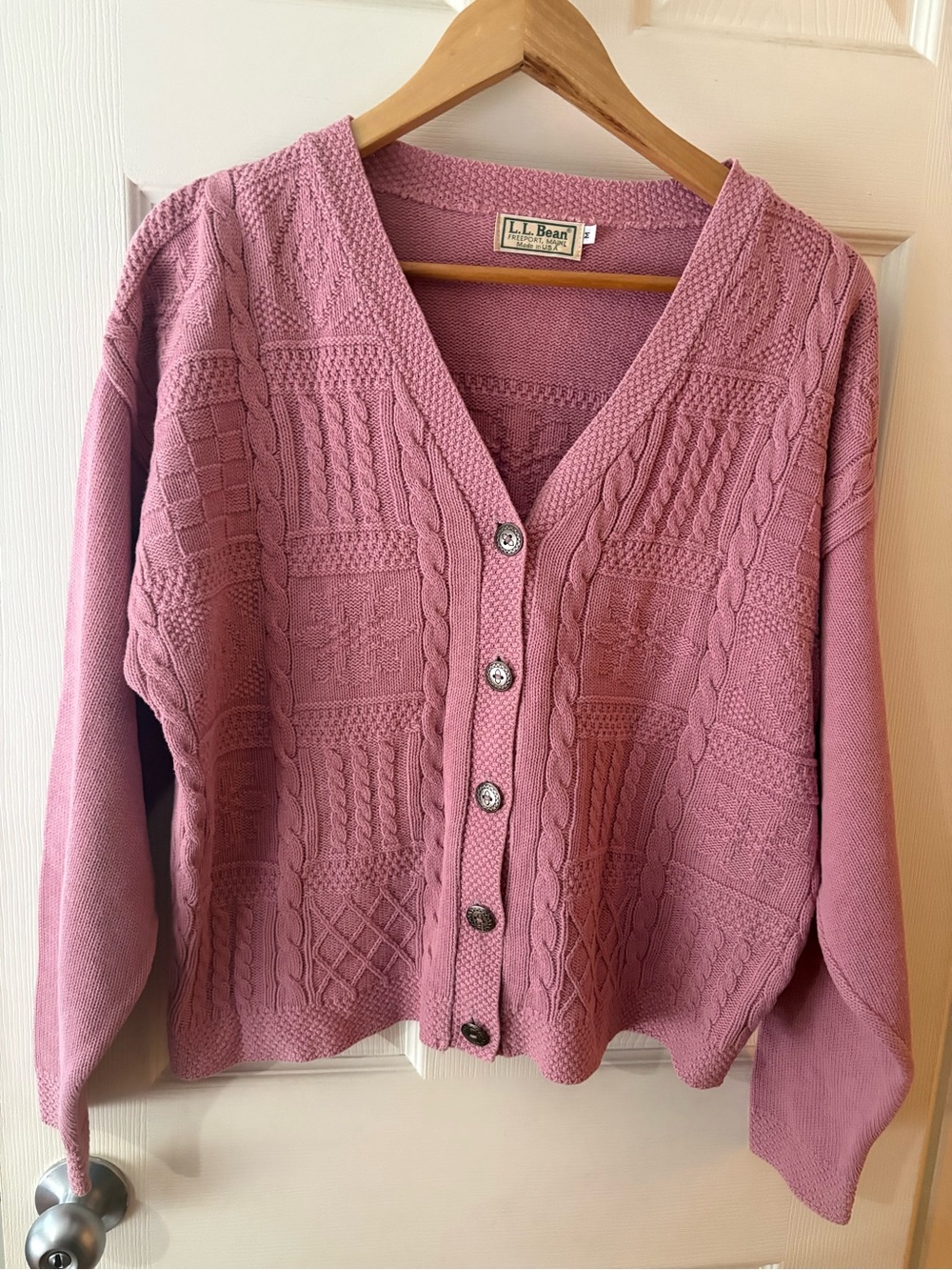 L.L. Bean vintage Freeport Maine pink knit button front sweater size medium